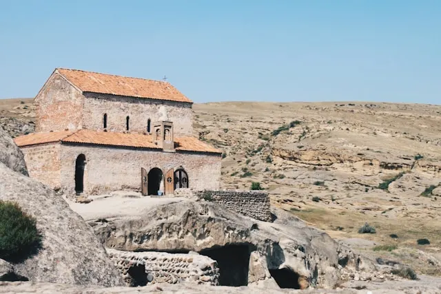 old-ancient-building-uplistsikhe